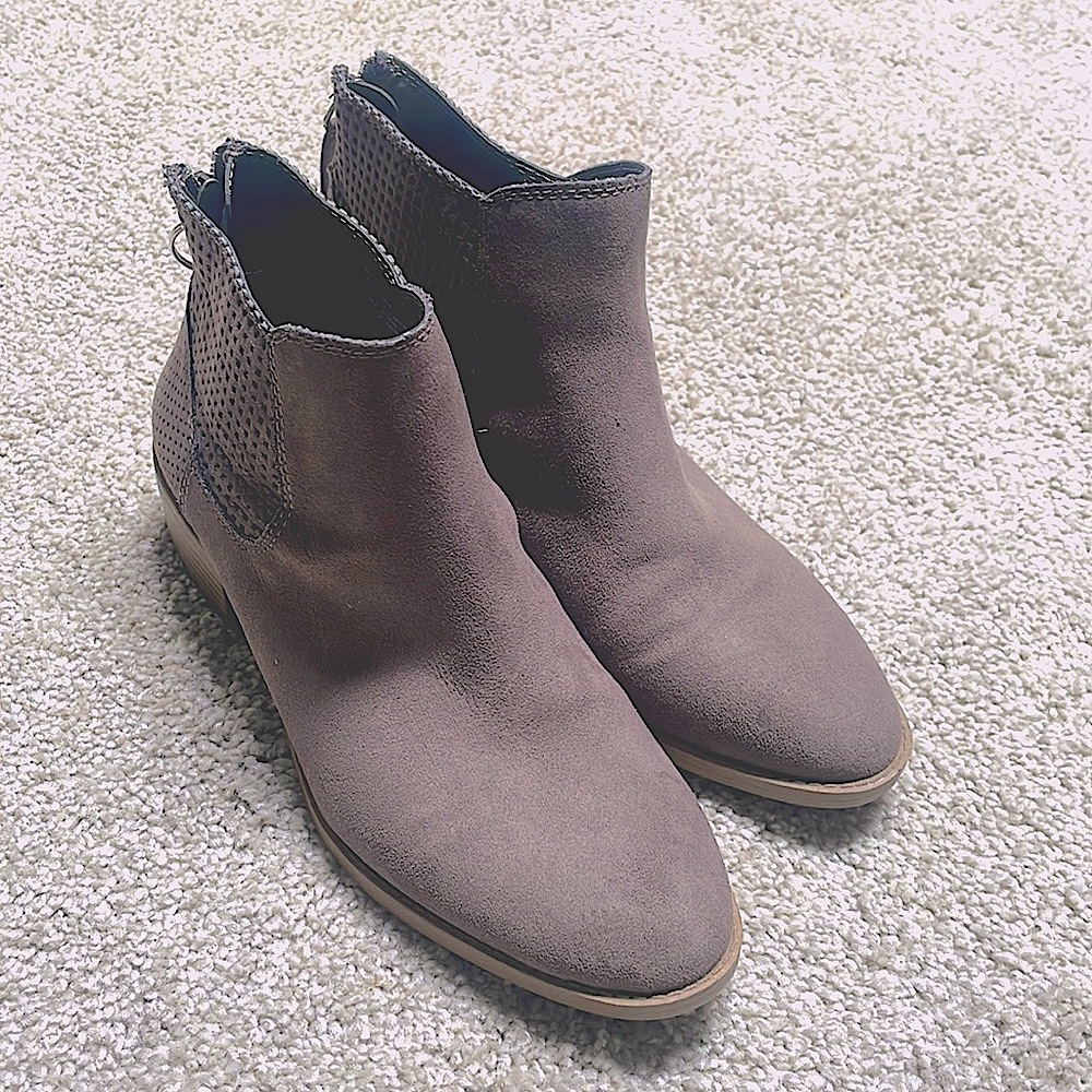 - DV dolce vita short bohemian ankle heeled brown booties size 6.5